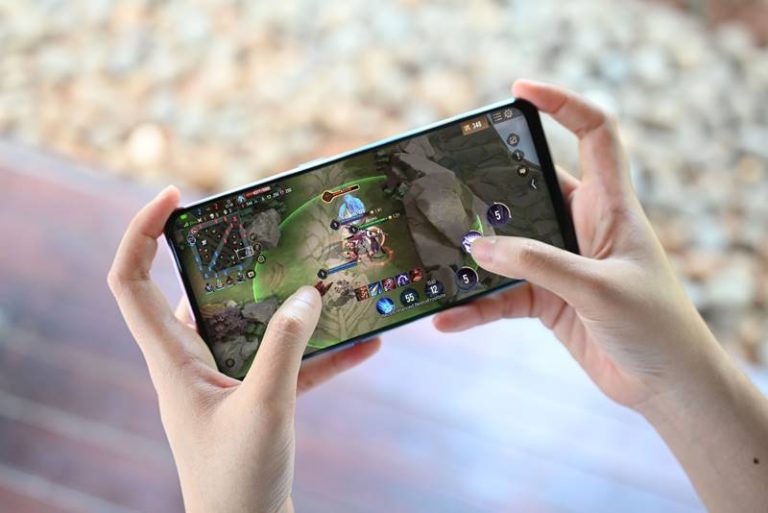 HP OPPO yang Bagus untuk Bermain Game di 2025