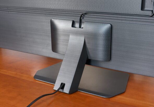 Samsung QN90F Review: Uji Performa TV Gaming Neo QLED 2025